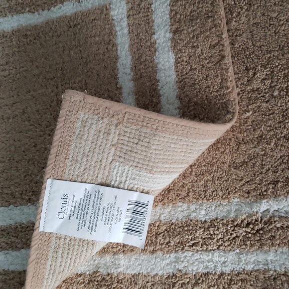 Clouds Luxurious Tan & White Bath Mat Set. NWT - Picture 16 of 16